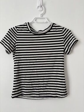 Classic Black and White Striped Short Sleeve Crewneck T-Shirt one size fits S